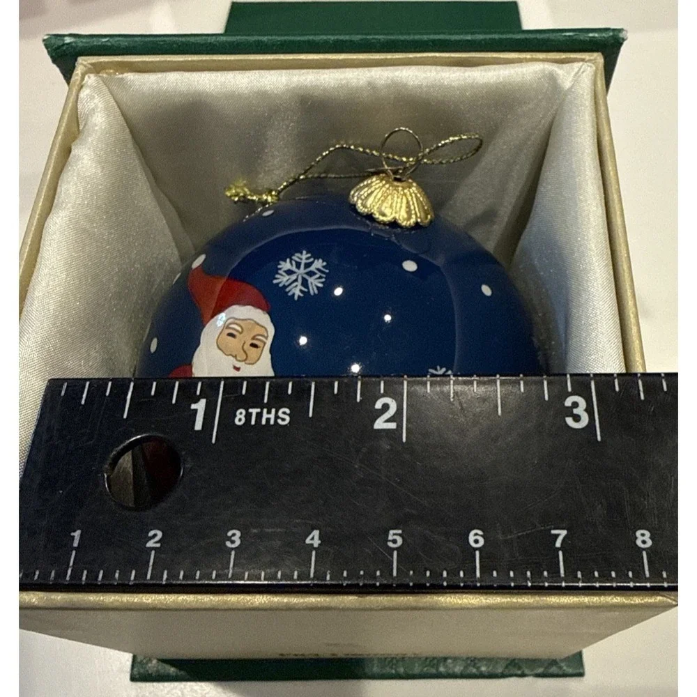 Pier 1 Li Bien 3” Christmas Ornament 2018 Santa & Ginger Bread House, sign post